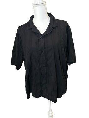 Abercrombie & Fitch Women’s Large Black Textured Button Up Camp Shirt Blouse